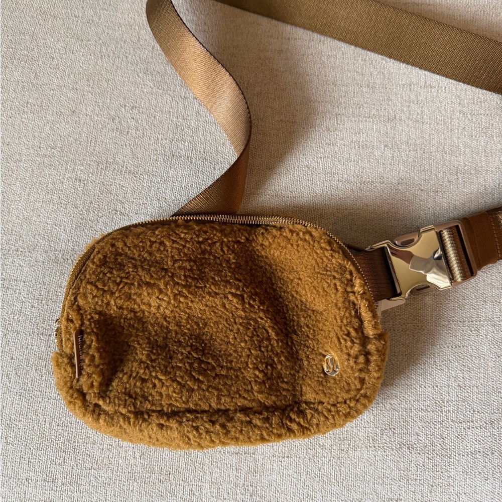 Lululemon Brown Sherpa Belt Bag